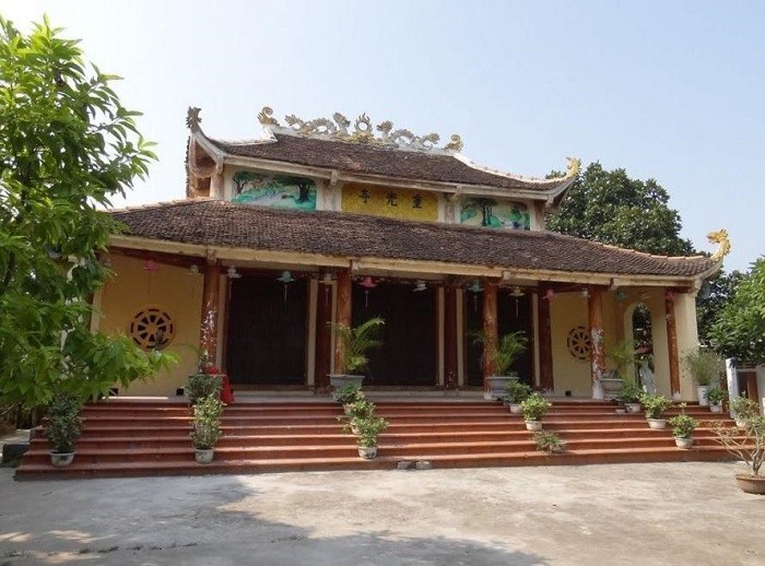 Cận cảnh kiến trúc cổ kính của Chùa Trùng Quang