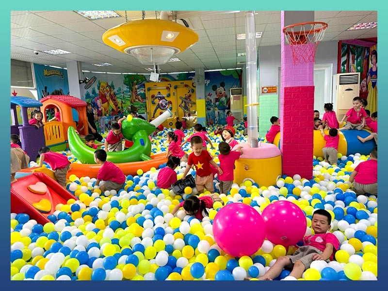 Nhà bóng tại siêu thị sách tỉnh Tuyên Quang