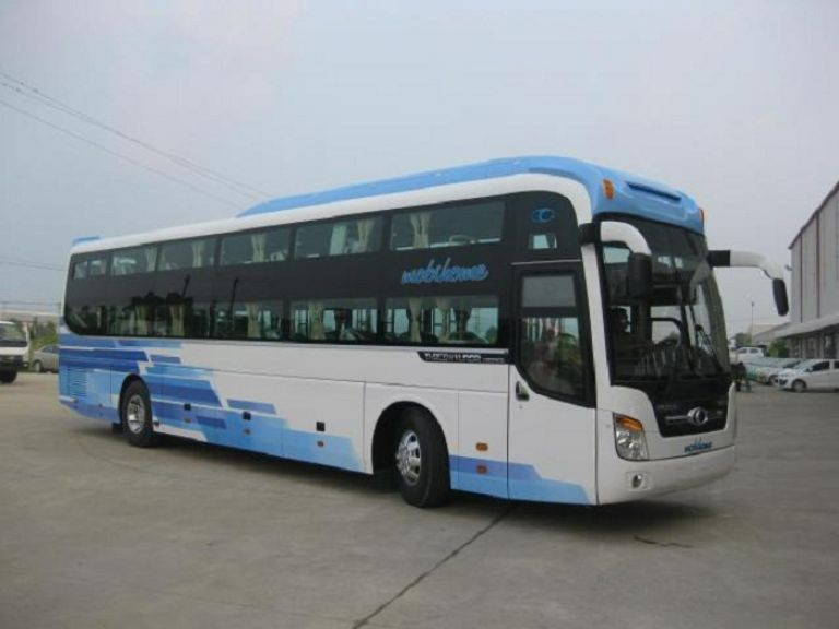 Xe khách là phương tiện di chuyển quen thuộc, tiện lợi và có giá cả hợp lý.