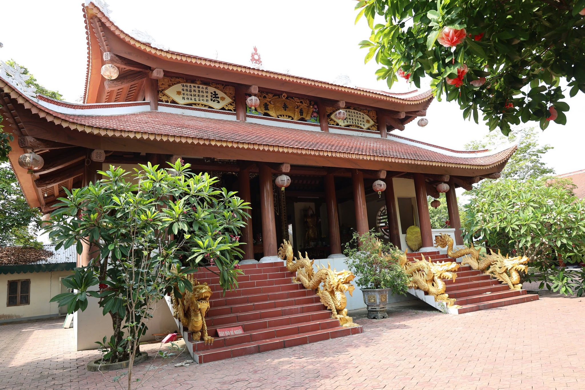 Toàn cảnh buổi thăm hỏi, chúc mừng tại Chùa Phổ Linh